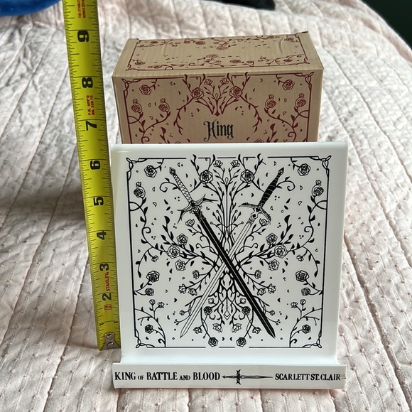 New Bookish Box E-reader stand - Picture 4 of 6